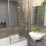 Leeds Lodge 度假居