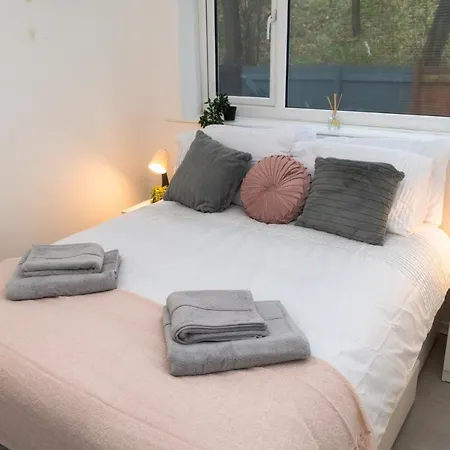 Leeds Lodge Leeds (West Yorkshire)