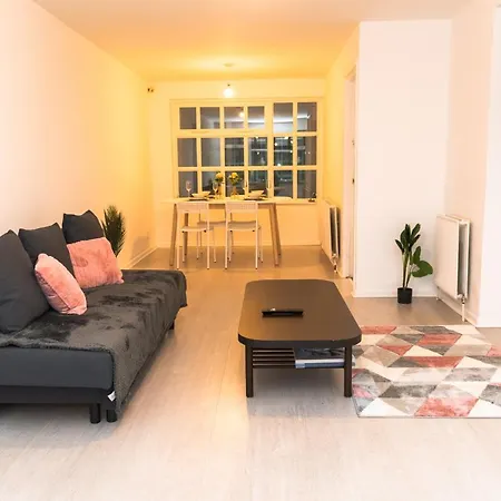 Leeds Lodge Leeds (West Yorkshire)